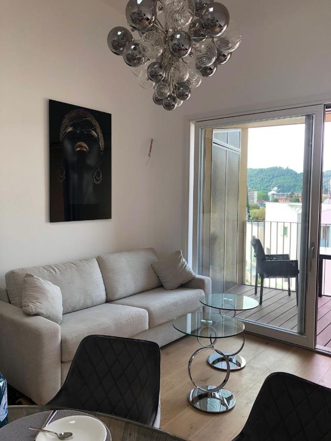 Ferienwohnung Laveno Buitenkant foto